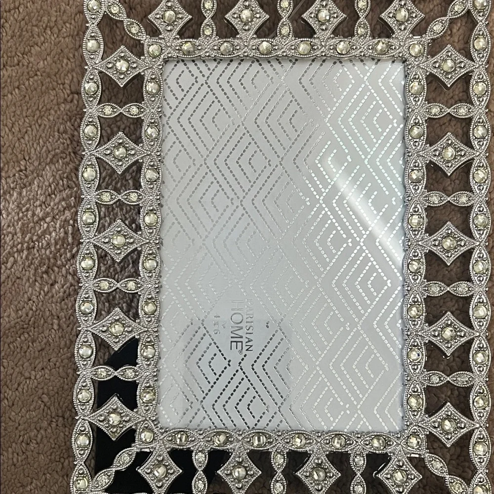 Parisian Works Elegant Silver Photo Frame